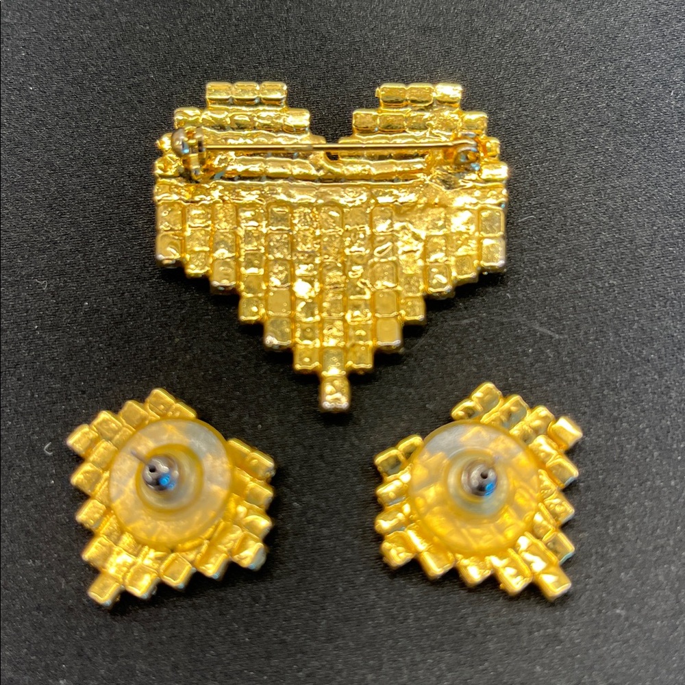 Rhinestone Heart USA Flag Brooch or hat pin and USA Flag Earringe - Picture 3 of 7